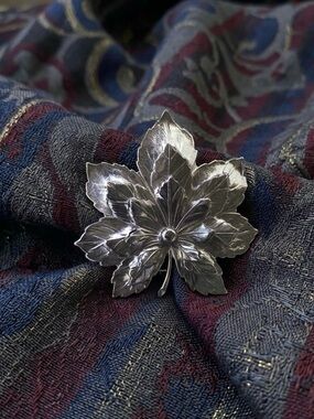Sarah Coventry Brooch Silvery Maple Layer Leaf 50's Silver Tone Autumn Fall Pin